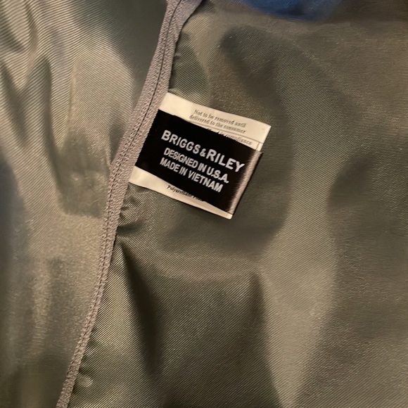 Briggs & Riley Carry-On 18-19” Expandable Spinner - nearly perfect condition - Picture 5 of 13